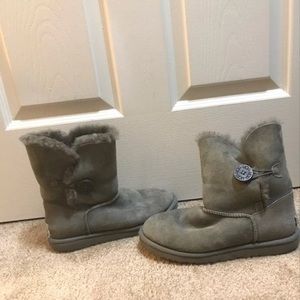 Size 8 Grey UGG